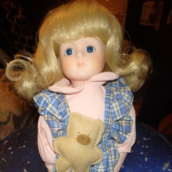 Goldilocks International Collectors Society 1989 J